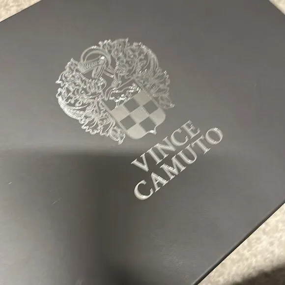 Vince Camuto black patent heels - Picture 5 of 6